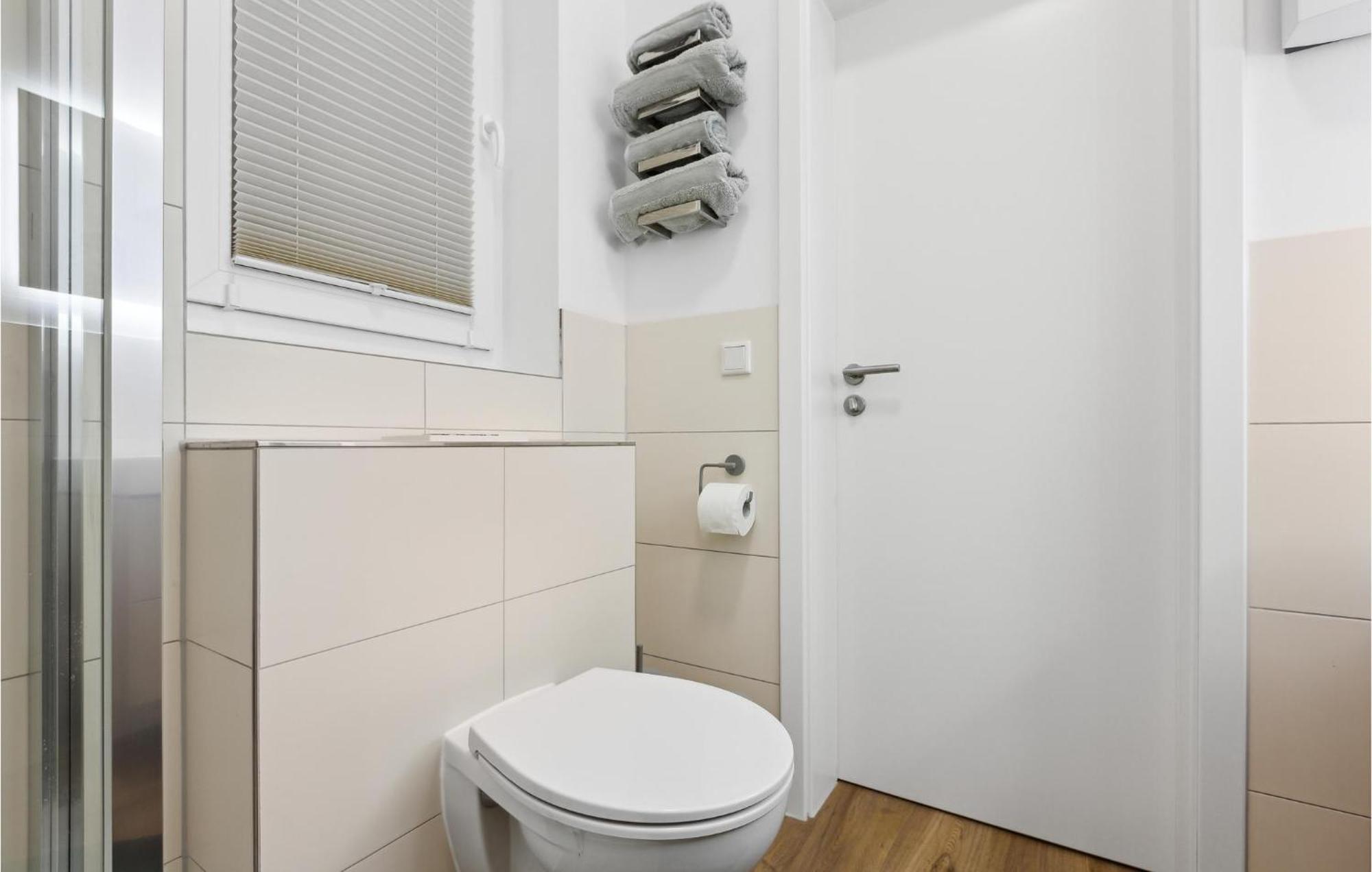Pet Friendly In Naumburg With Kitchen *